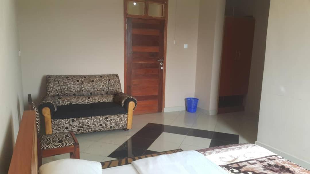 Anmut Hostel Lushoto Ngoại thất bức ảnh